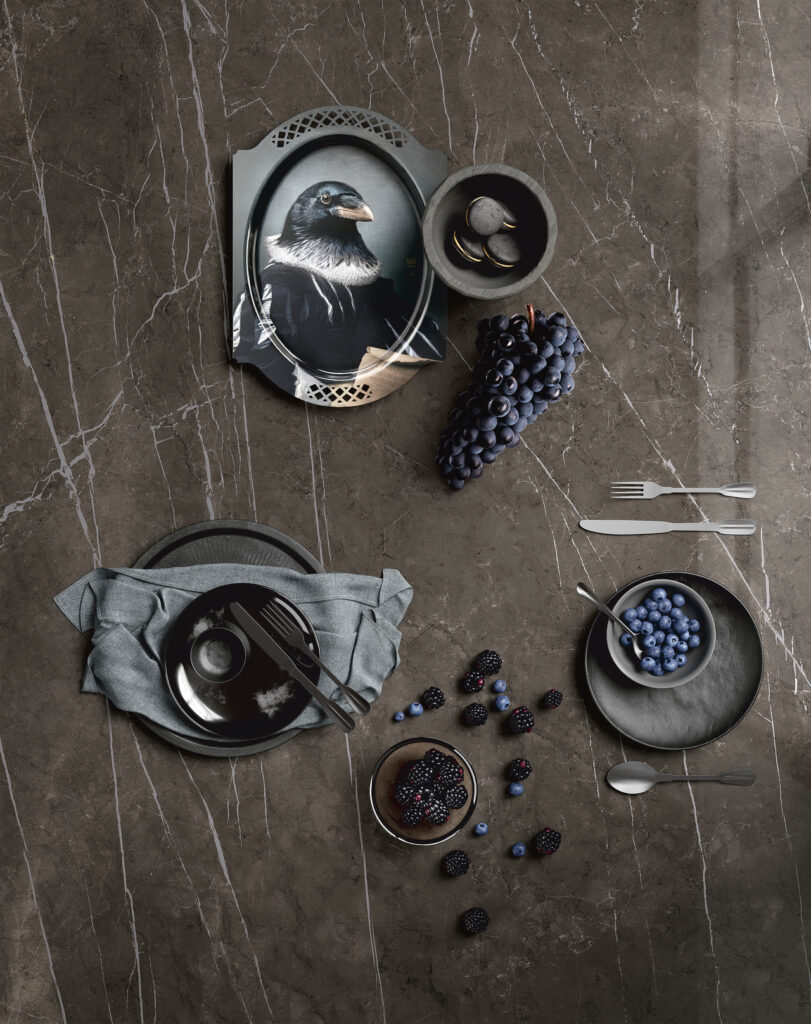 หินสีเทา